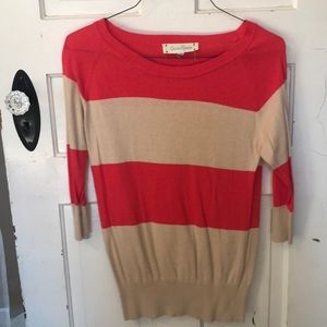 3 quarter light sweater